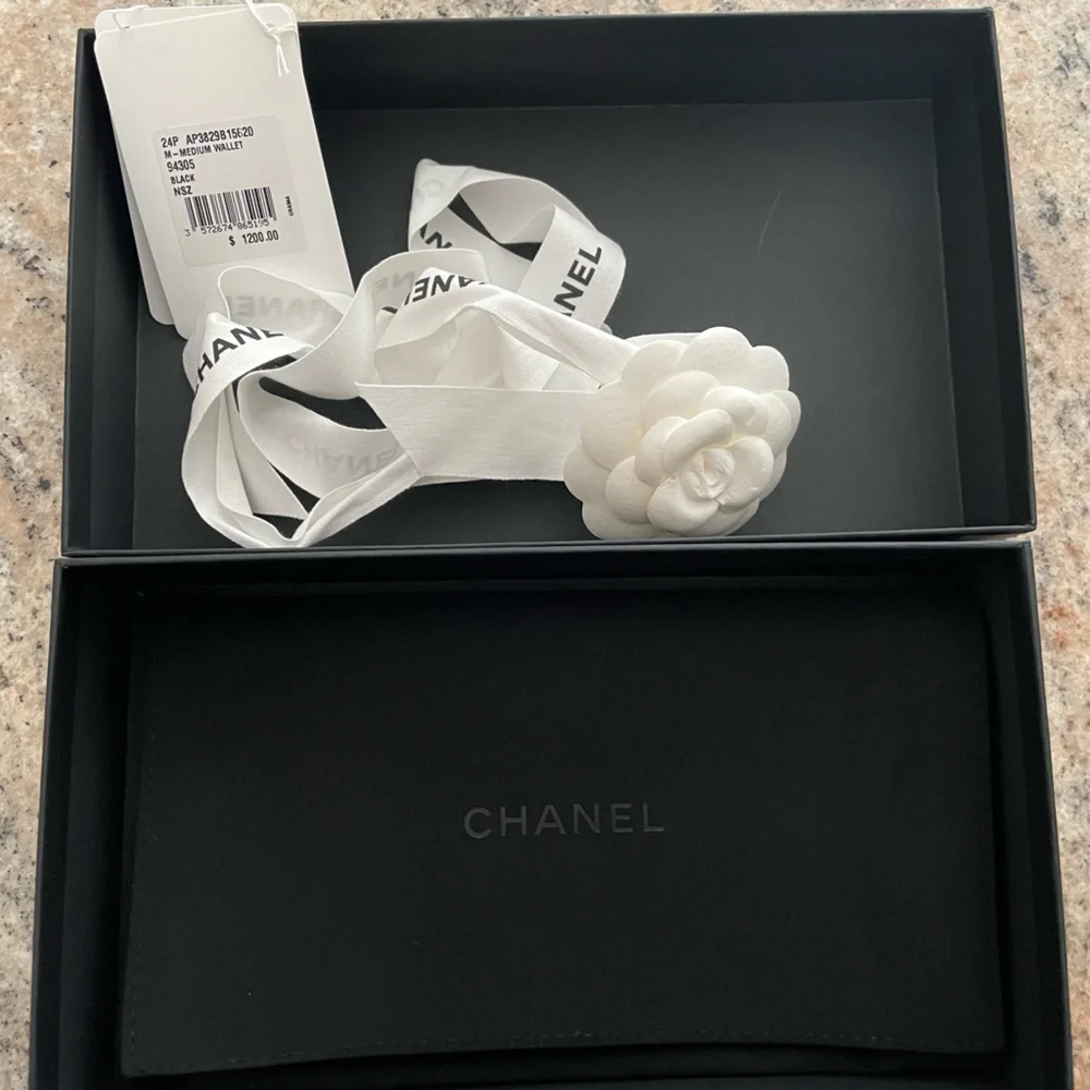 Chanel Medium Black Quilted Wallet - Picture 3 of 3
